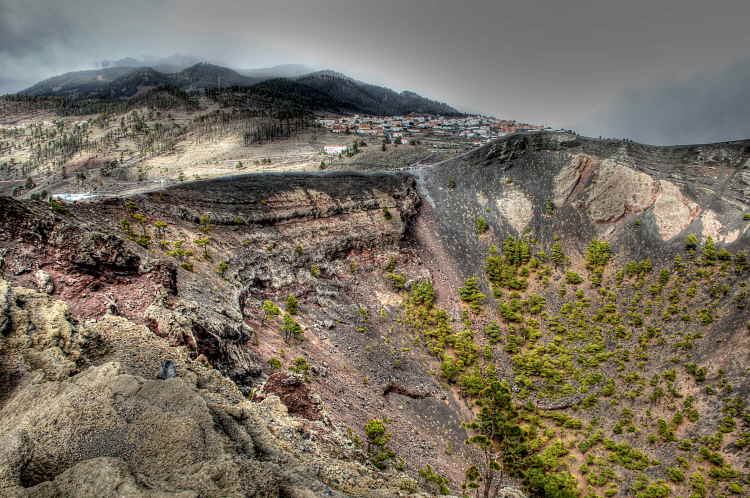 580-IMG_2897_8_9-LSU