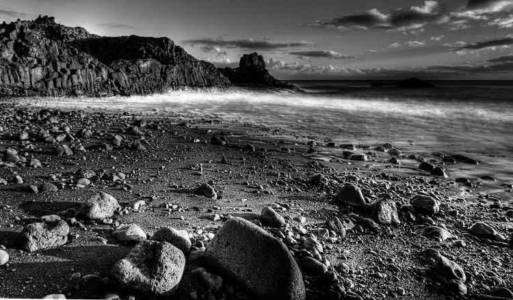 620-IMG_2925_6_7-B+W-1